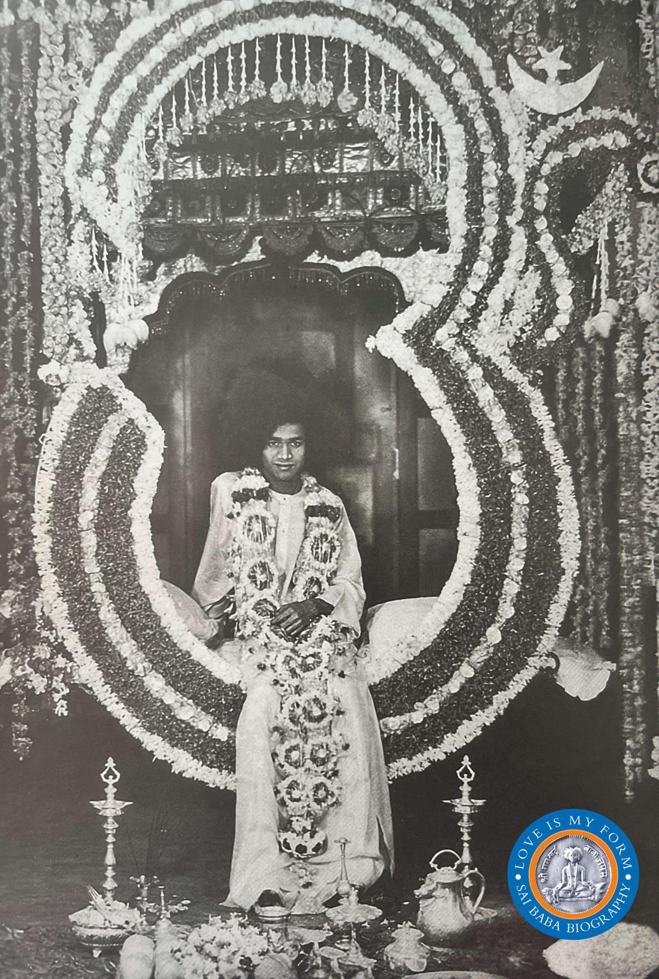 Sai Baba at M.G. Rajagopal Chettiar's house, Karur. Photo from Love Is My Form: The Advent Book by R. Padmanaban