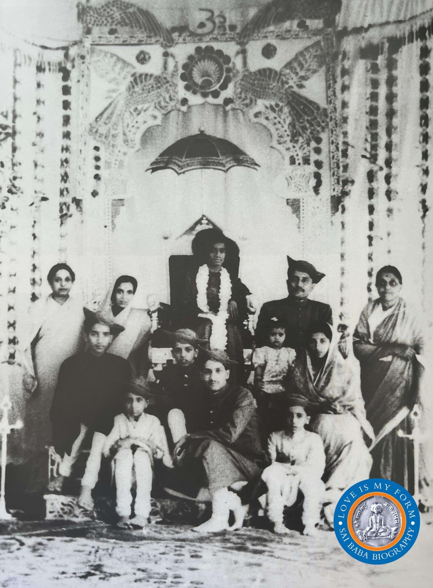 Sai Baba with the Royal family at the Sandur Durbar. Photo from Love Is My Form: The Advent Book by R. Padmanaban